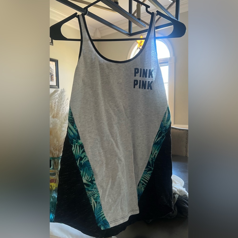 VS PINK ATHLETIC TANK - Picture 1 of 2